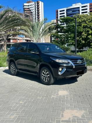 TOYOTA HILUX SW4 2.7 SR 7 LUGARES 4X2 16V FLEX 4P AUTOMÁTICO TOYOTA HILUX SW4 2.7 SR 7 LUGARES 4X2 16V FLEX 4P AUTOMÁTICO